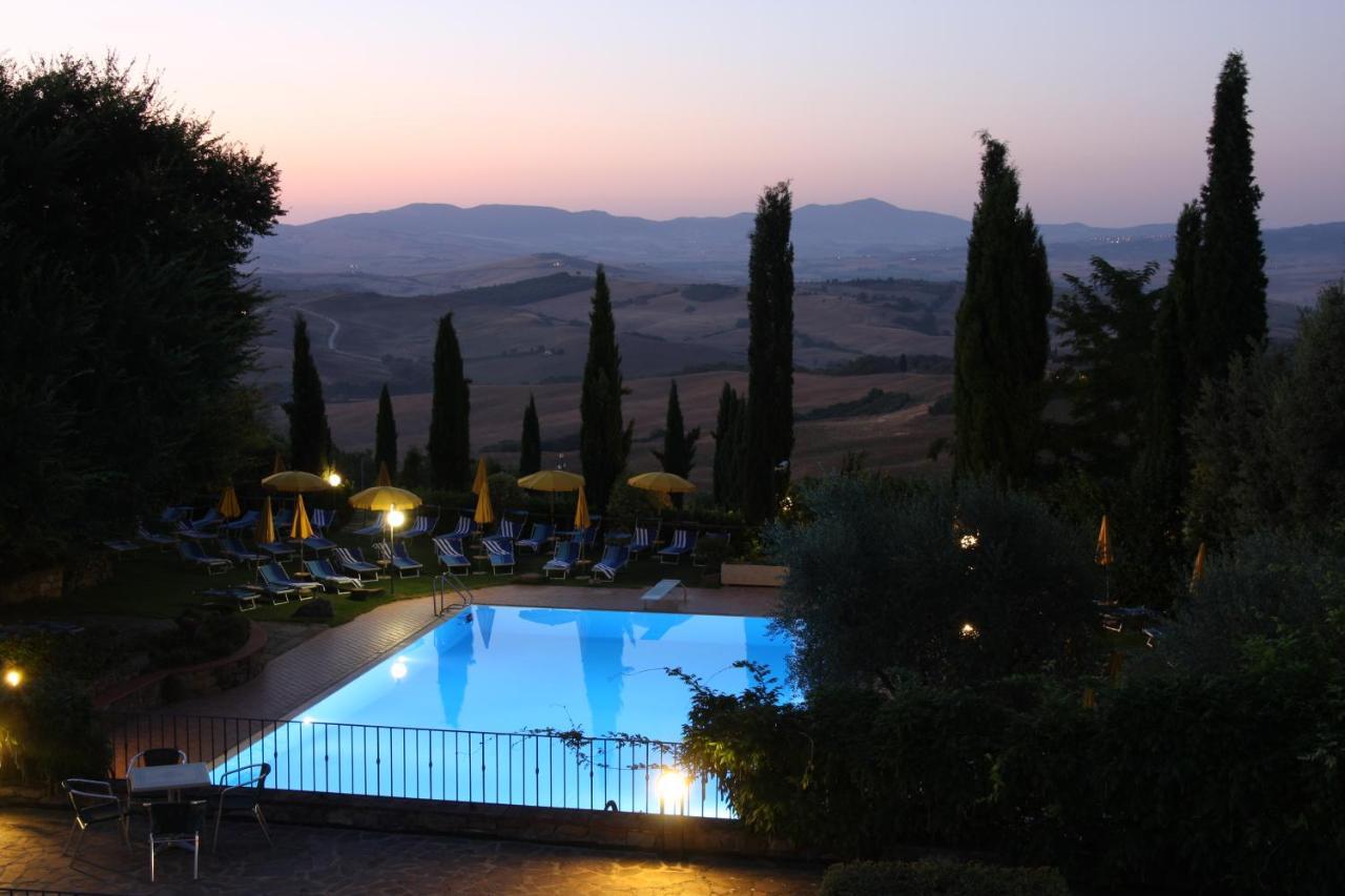 Casanova - Panoramic And Hotel San Quirico dʼOrcia