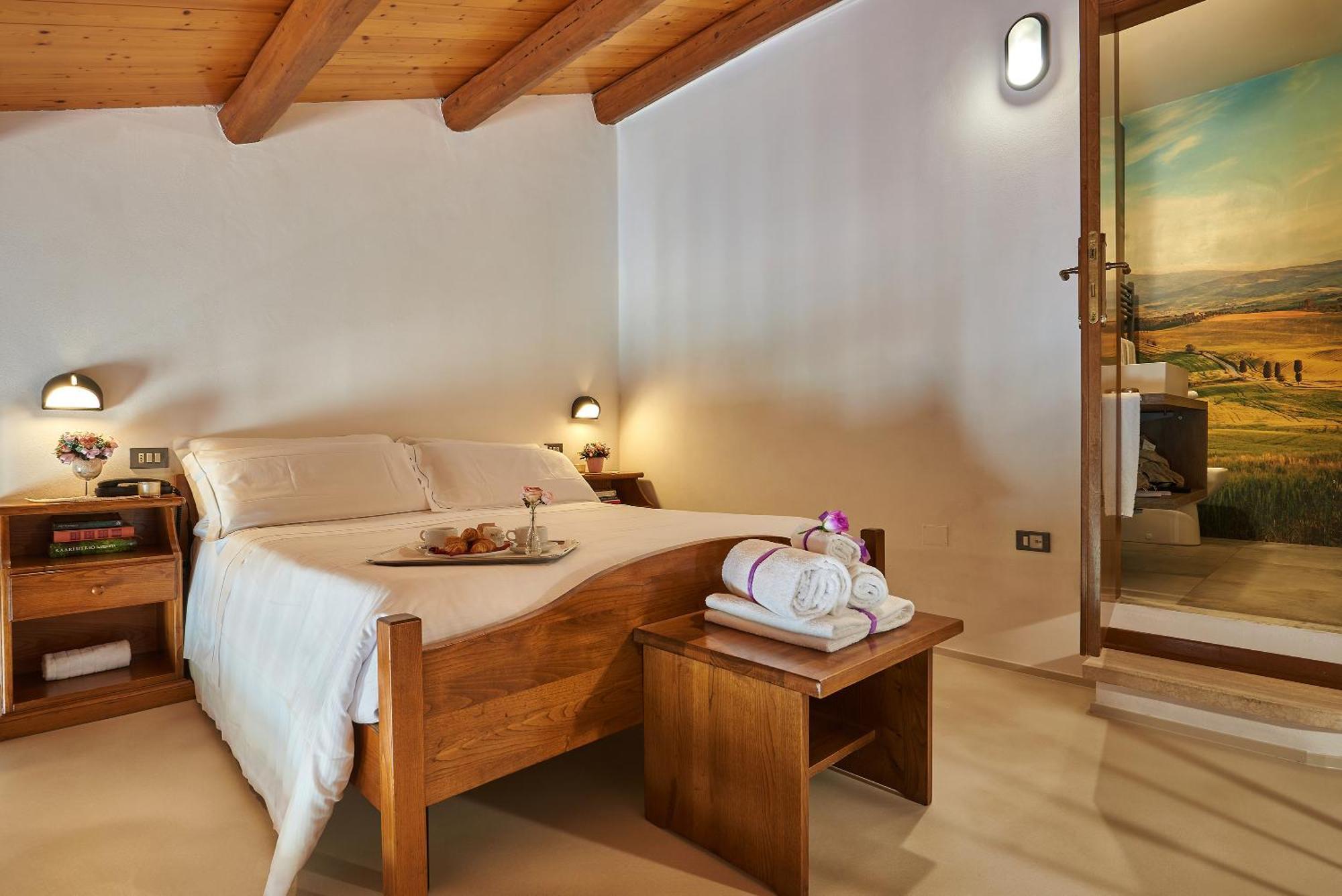 Hotel Casanova - Panoramic And San Quirico dʼOrcia